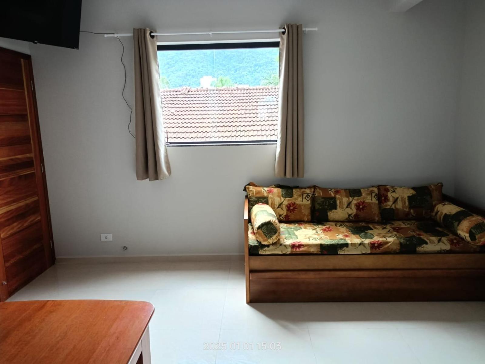 Apartment Pe Na Areia, Ubatuba, 2quartos, Inteiro , Wi-fi ,garagem *