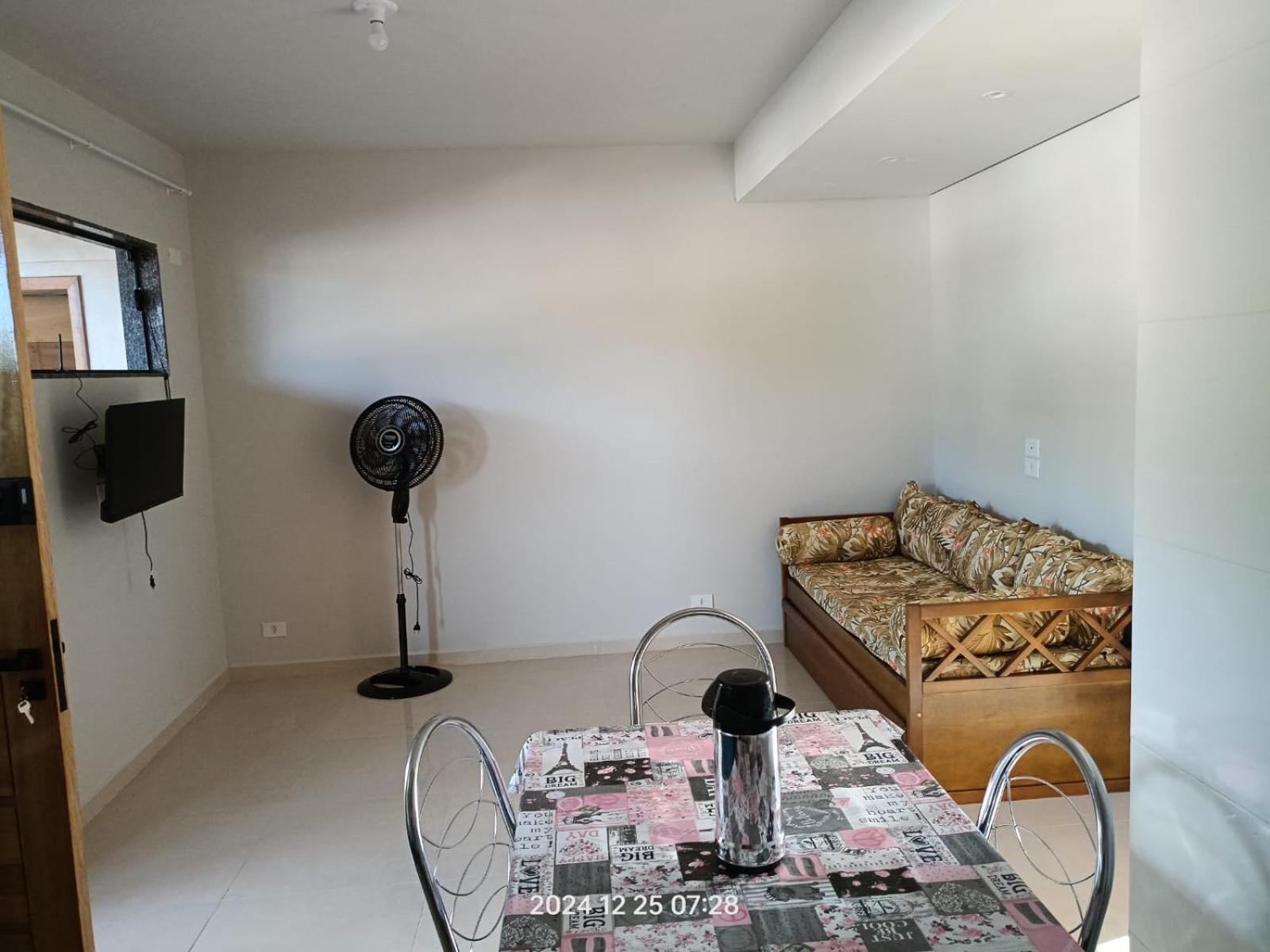 Apartment Pe Na Areia, Ubatuba, 2quartos, Inteiro , Wi-fi ,garagem