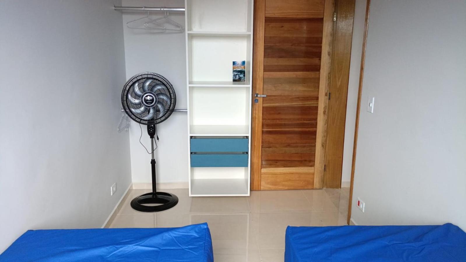 Apartment Pe Na Areia, Ubatuba, 2quartos, Inteiro , Wi-fi ,garagem Ubatuba