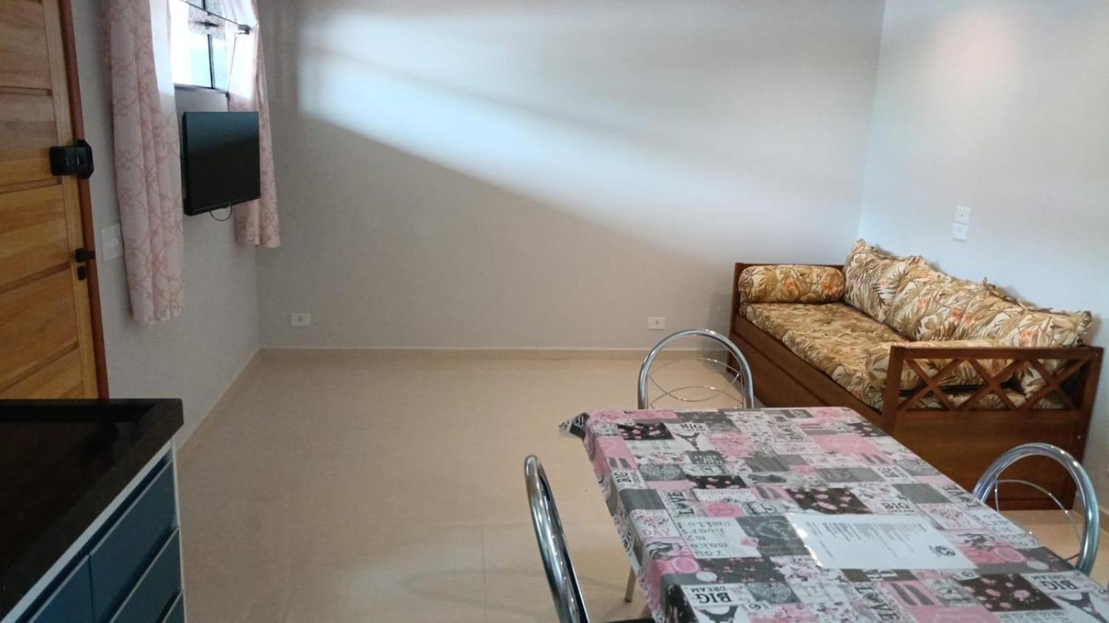 Apartment Pe Na Areia, Ubatuba, 2quartos, Inteiro , Wi-fi ,garagem