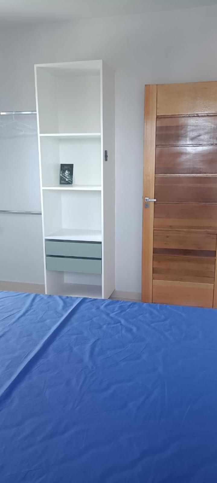 Apartment Pe Na Areia, Ubatuba, 2quartos, Inteiro , Wi-fi ,garagem