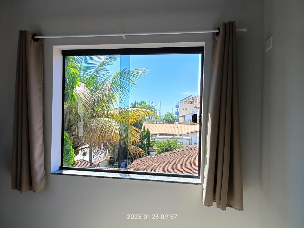 Pe Na Areia, Ubatuba, 2quartos, Inteiro , Wi-fi ,garagem *