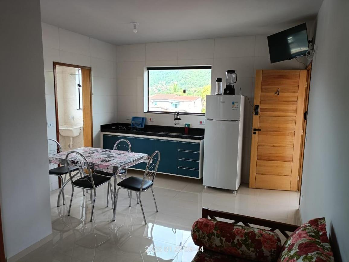 Pe Na Areia, Ubatuba, 2quartos, Inteiro , Wi-fi ,garagem * Ubatuba